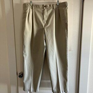 L.L.Bean Classic Fit Chino Pants Mens Size 38X29 Pleated Beige ID# 212334.